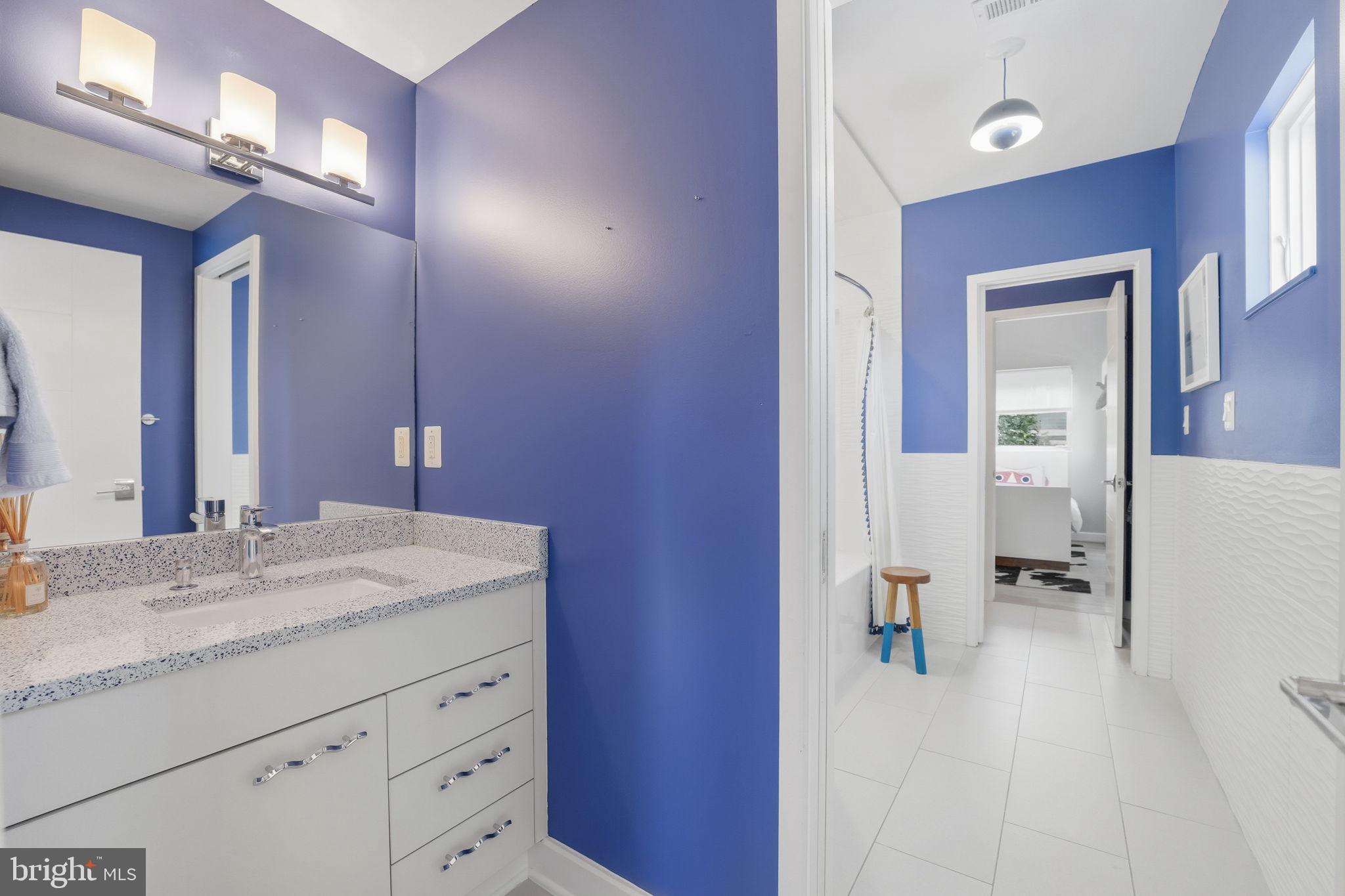 LYON VILLAGE - Residential