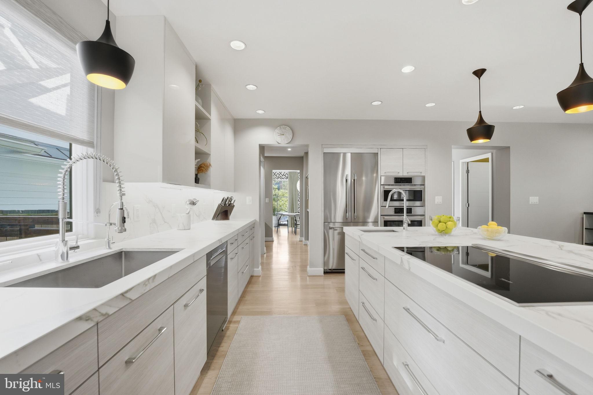 LYON VILLAGE - Residential