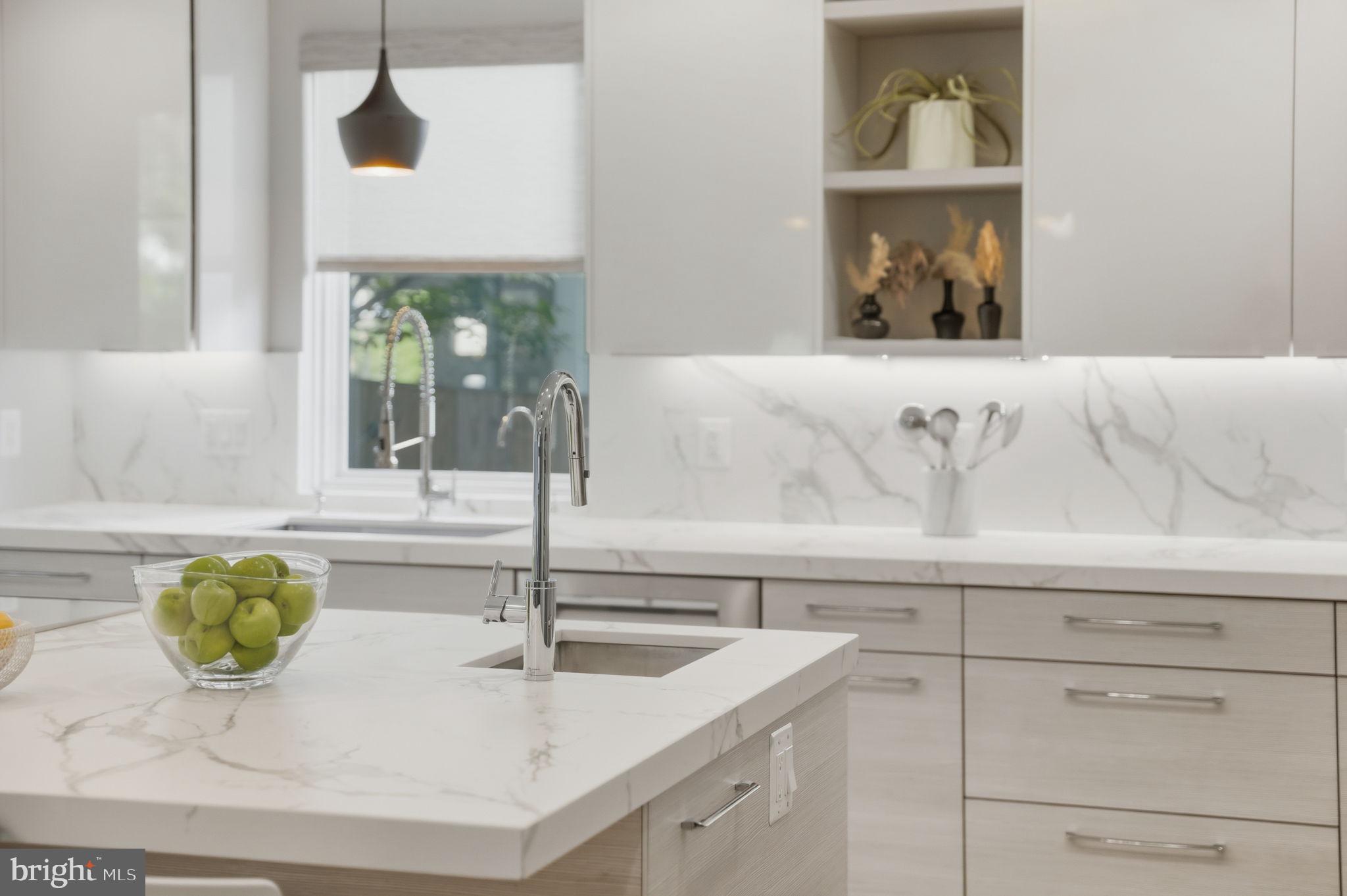 LYON VILLAGE - Residential