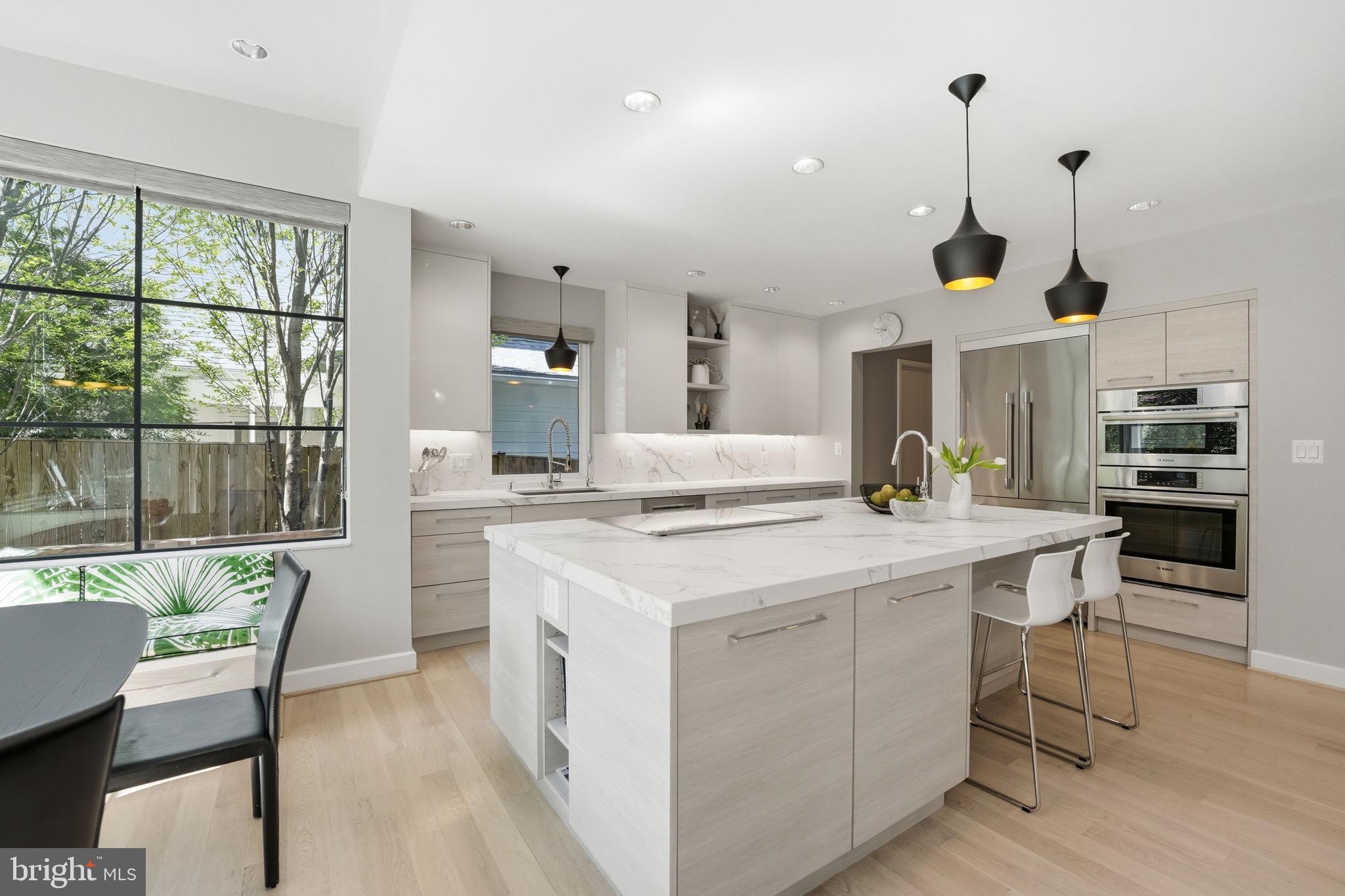 LYON VILLAGE - Residential