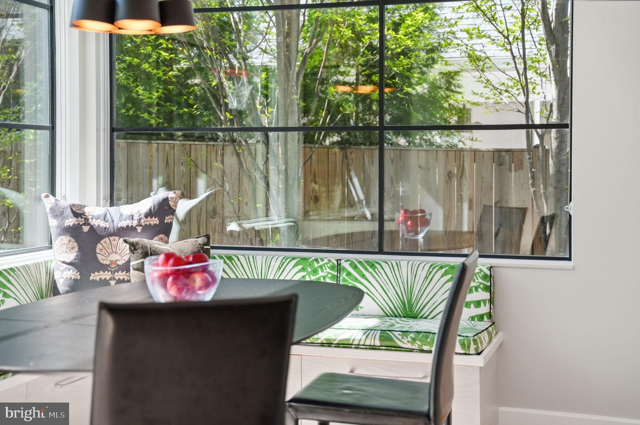 LYON VILLAGE - Residential