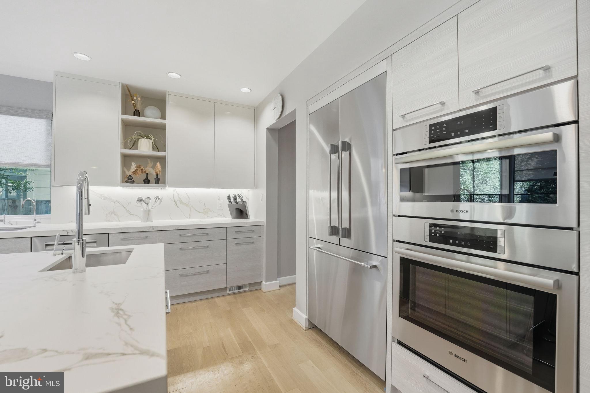 LYON VILLAGE - Residential