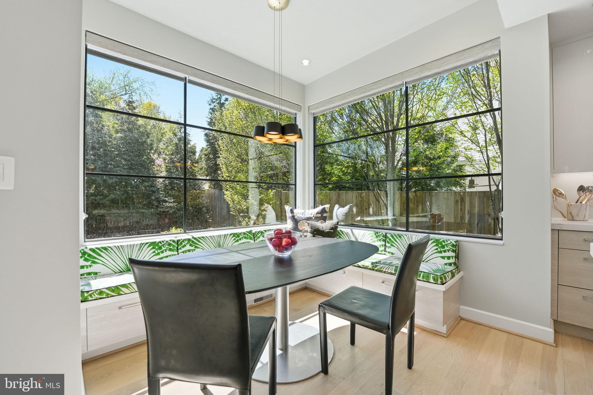 LYON VILLAGE - Residential