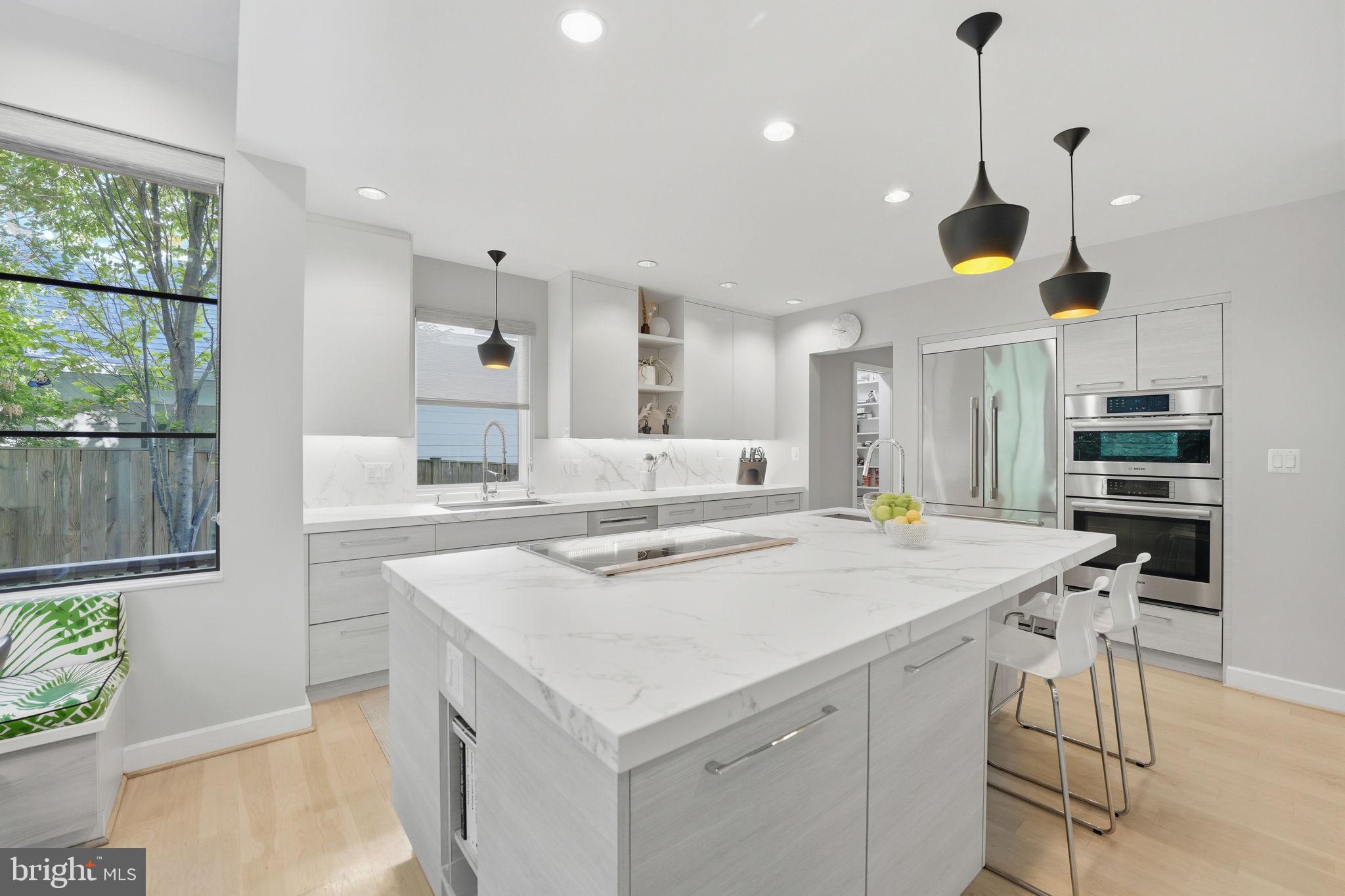 LYON VILLAGE - Residential