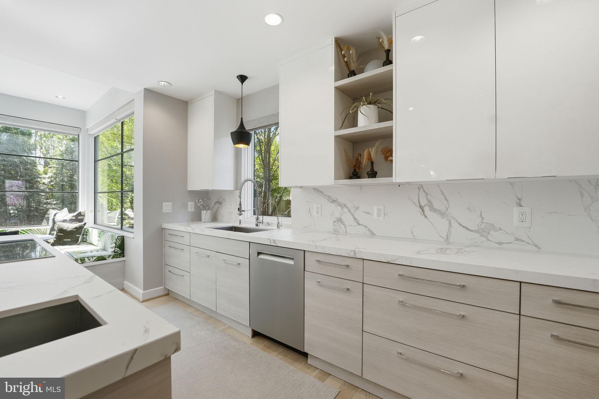 LYON VILLAGE - Residential