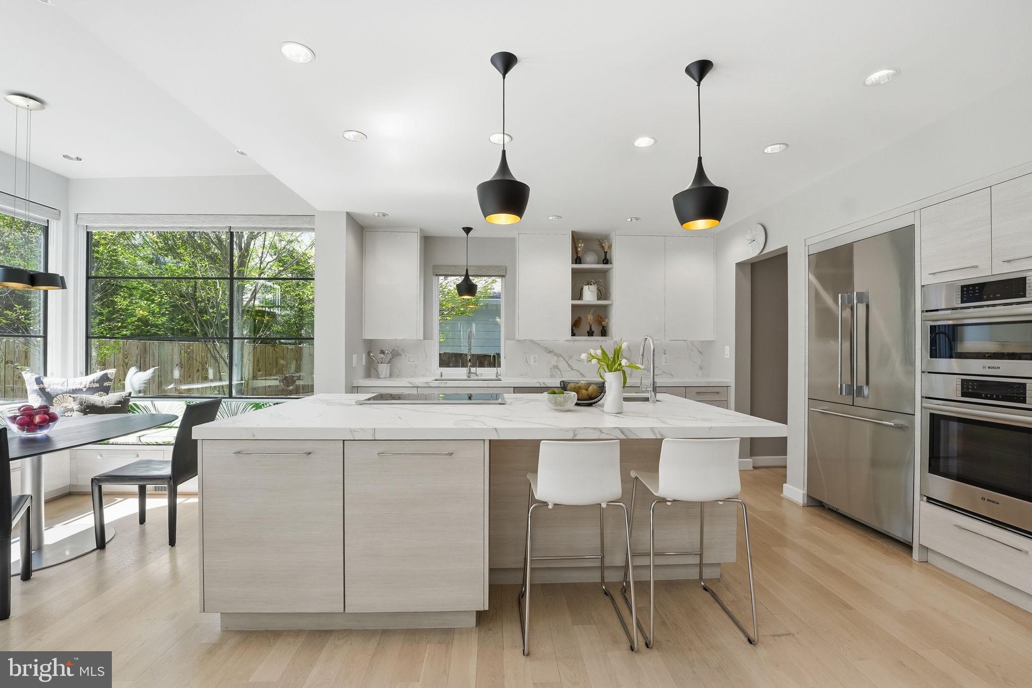 LYON VILLAGE - Residential