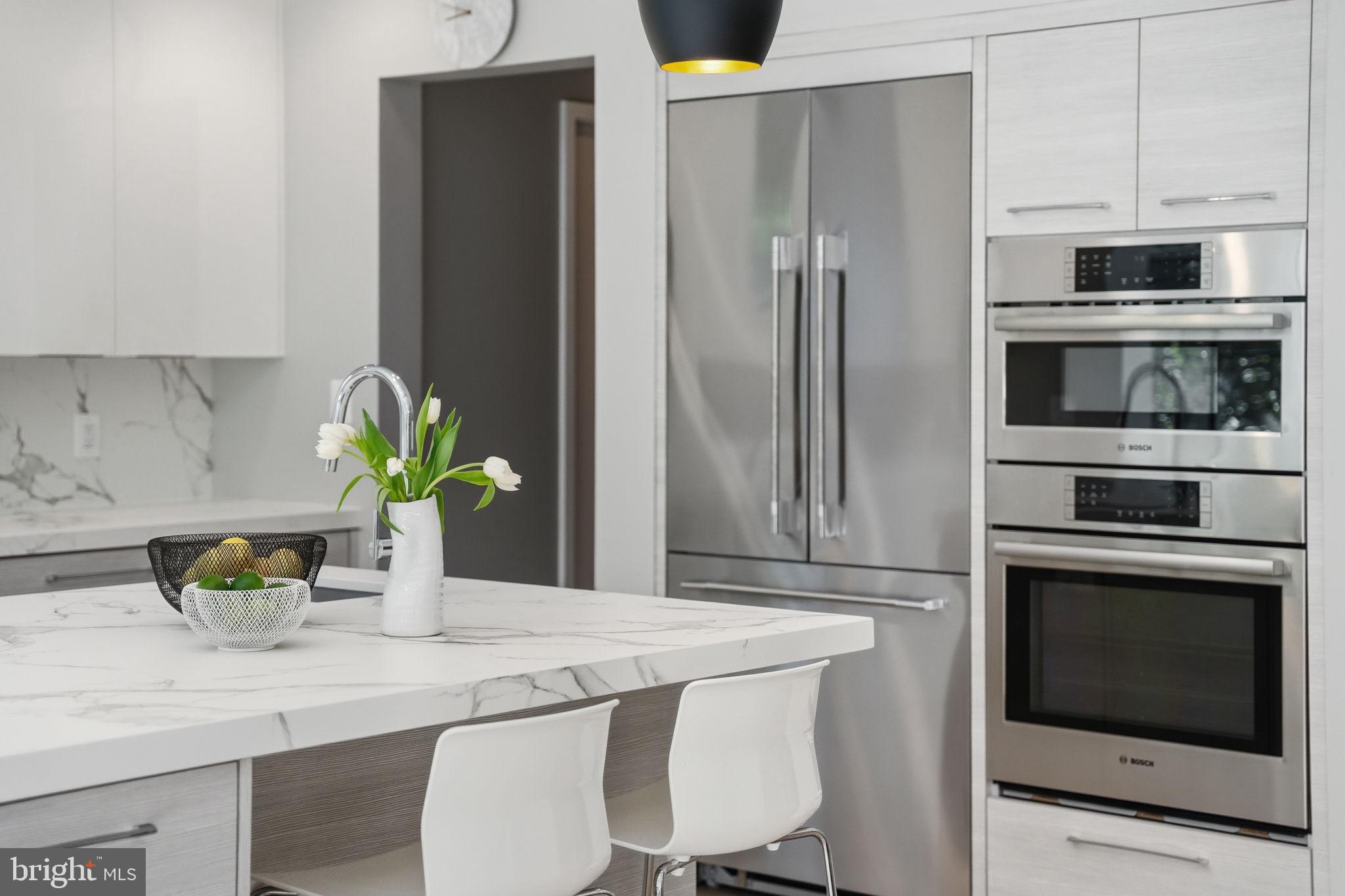 LYON VILLAGE - Residential