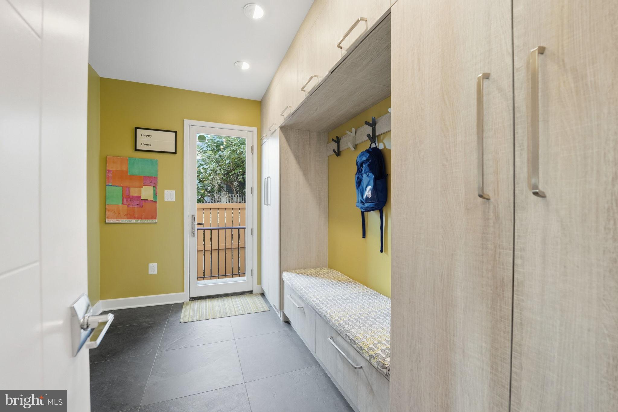 LYON VILLAGE - Residential