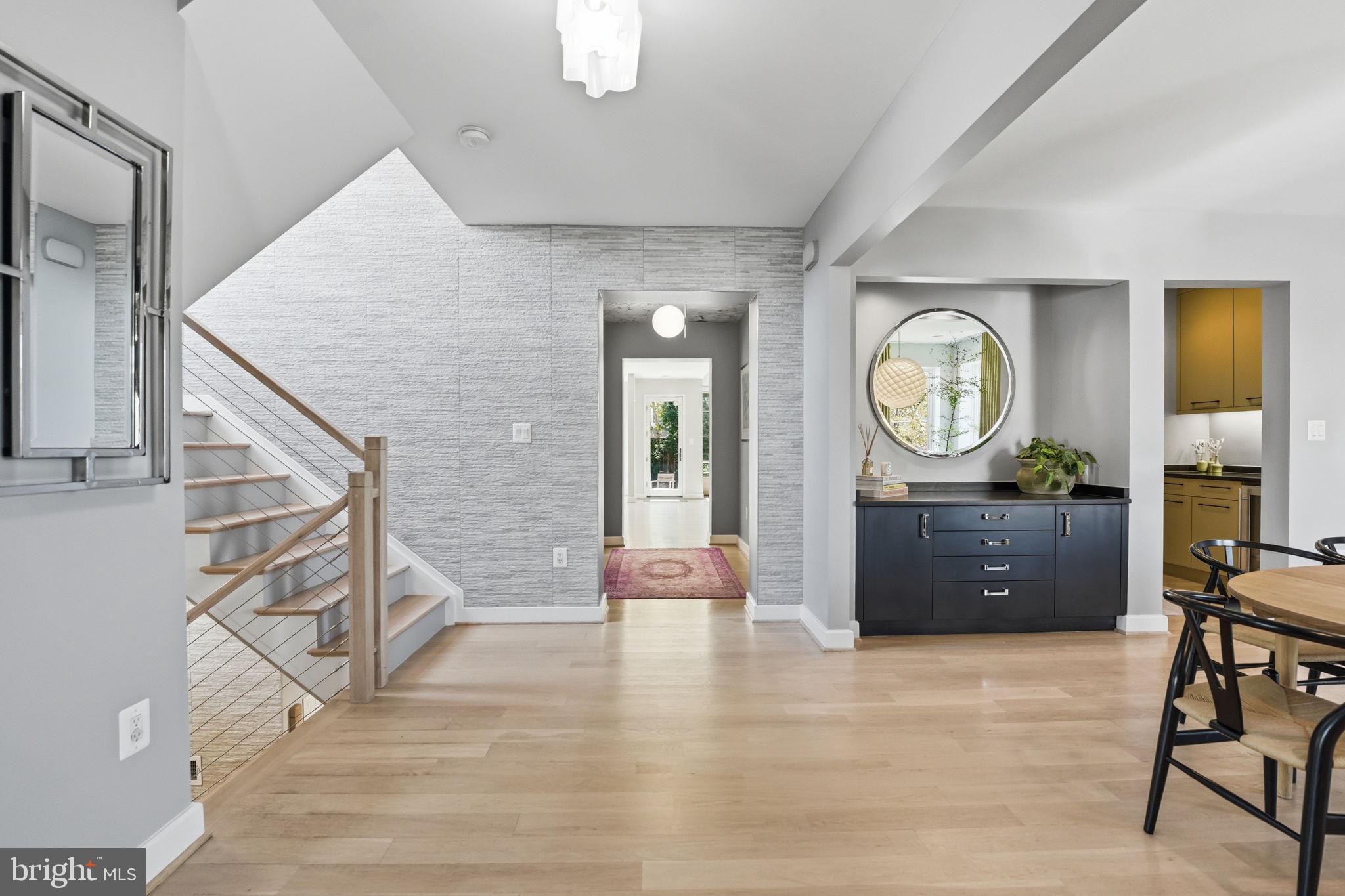 LYON VILLAGE - Residential