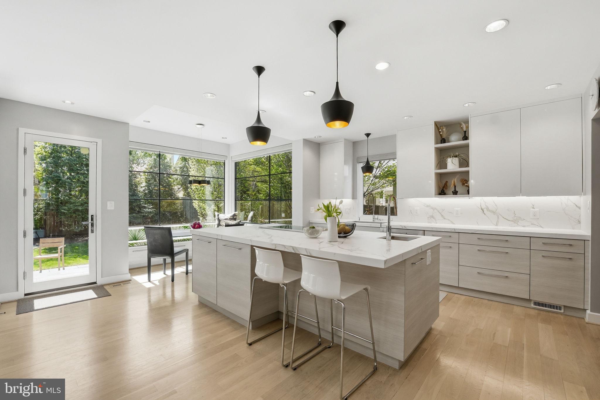 LYON VILLAGE - Residential