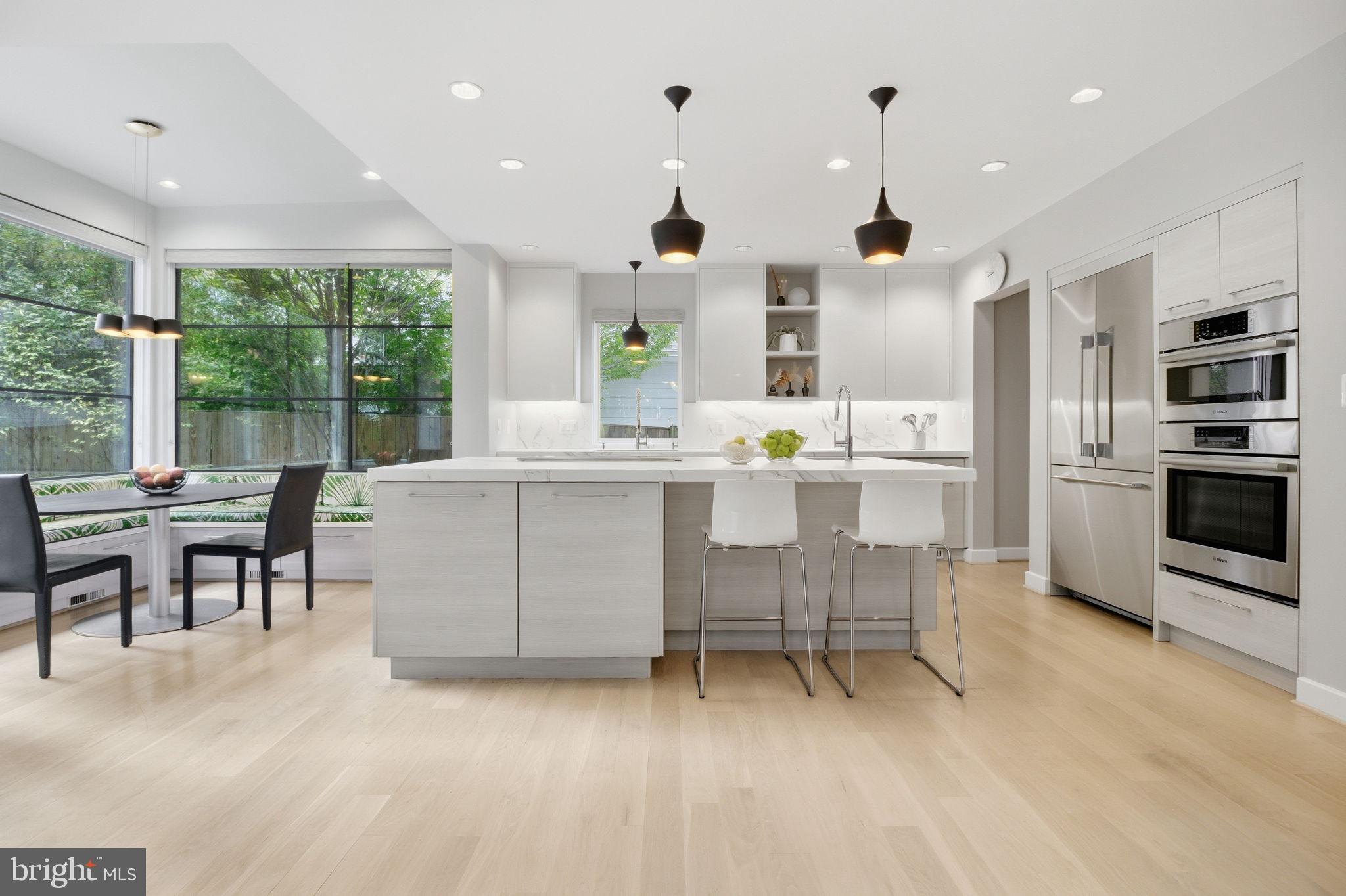 LYON VILLAGE - Residential