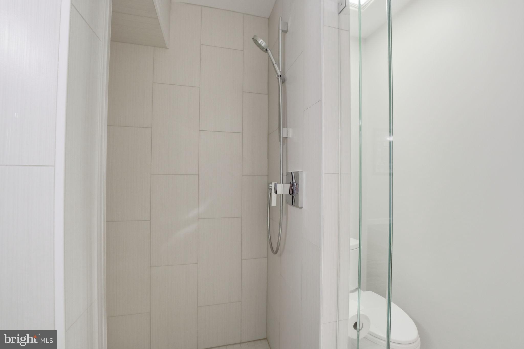 LYON VILLAGE - Residential