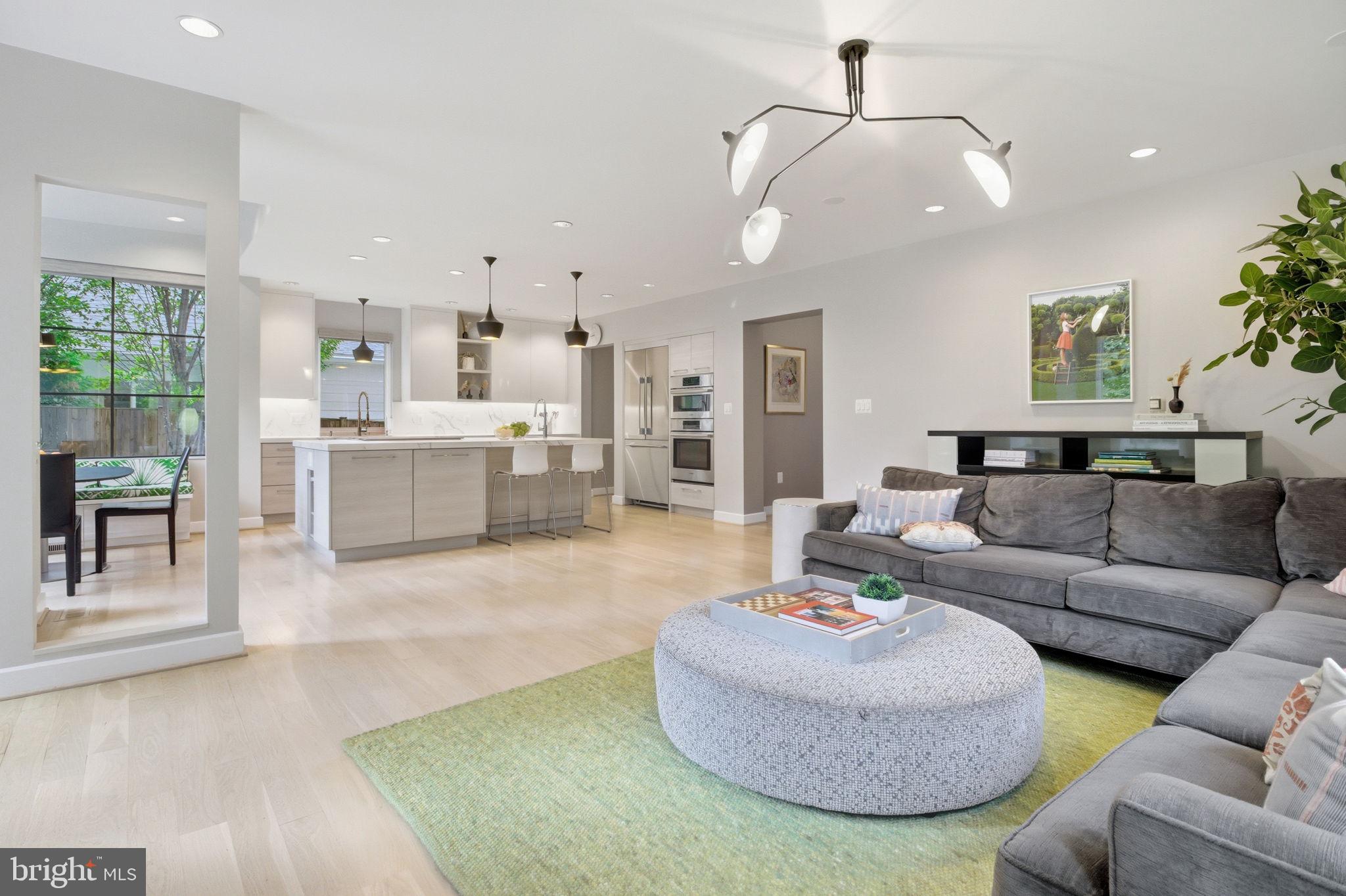 LYON VILLAGE - Residential