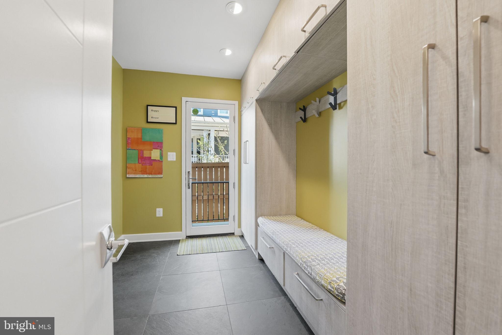 LYON VILLAGE - Residential