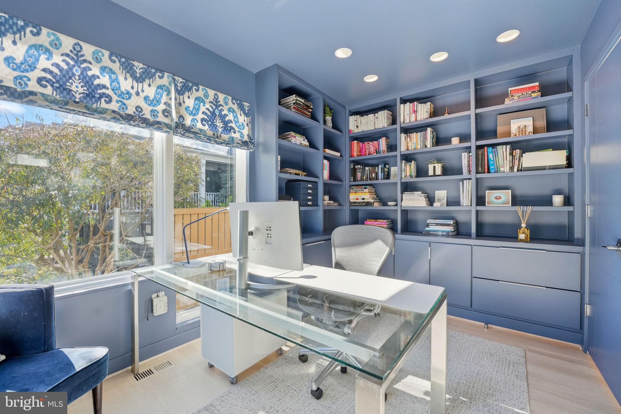 LYON VILLAGE - Residential