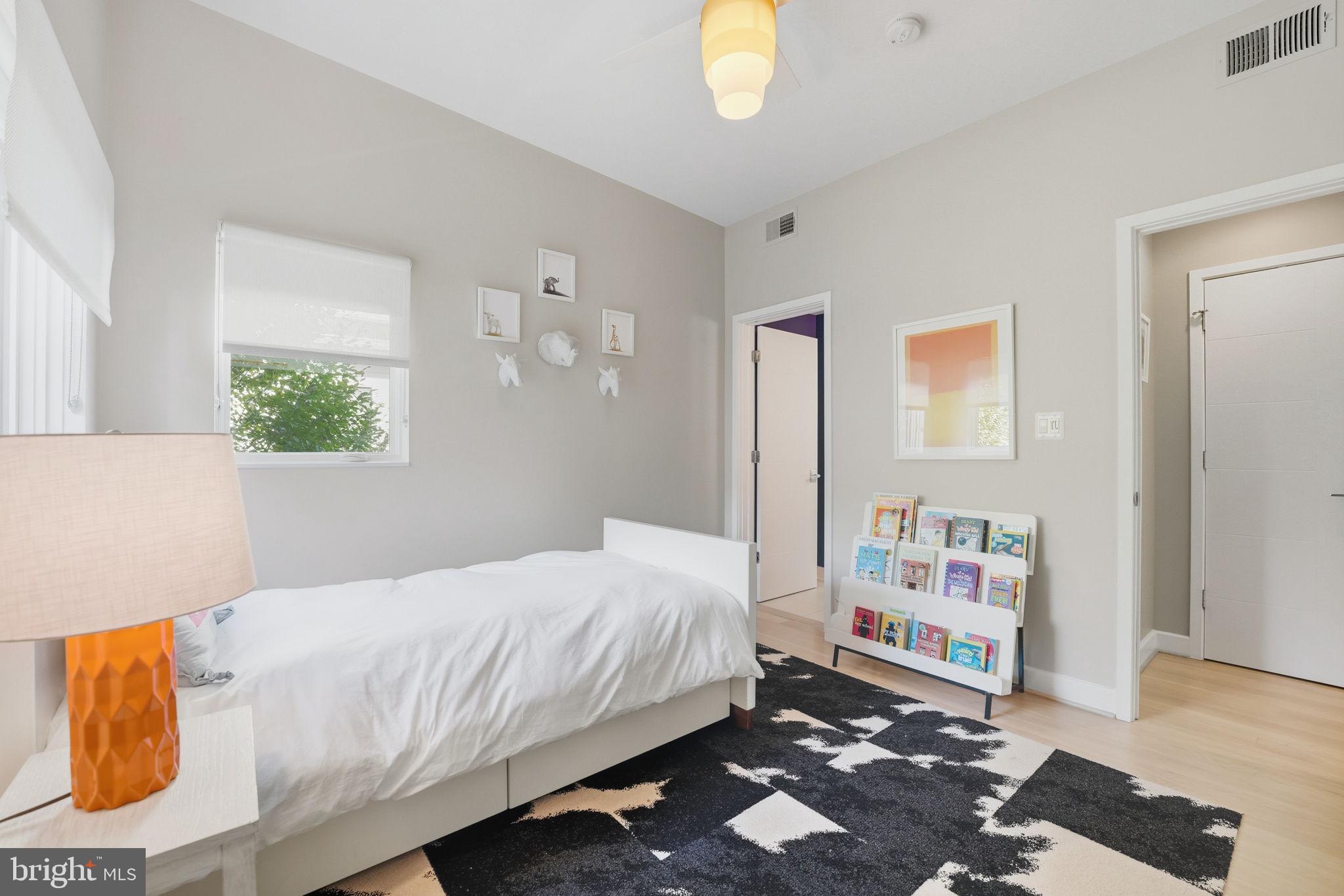 LYON VILLAGE - Residential