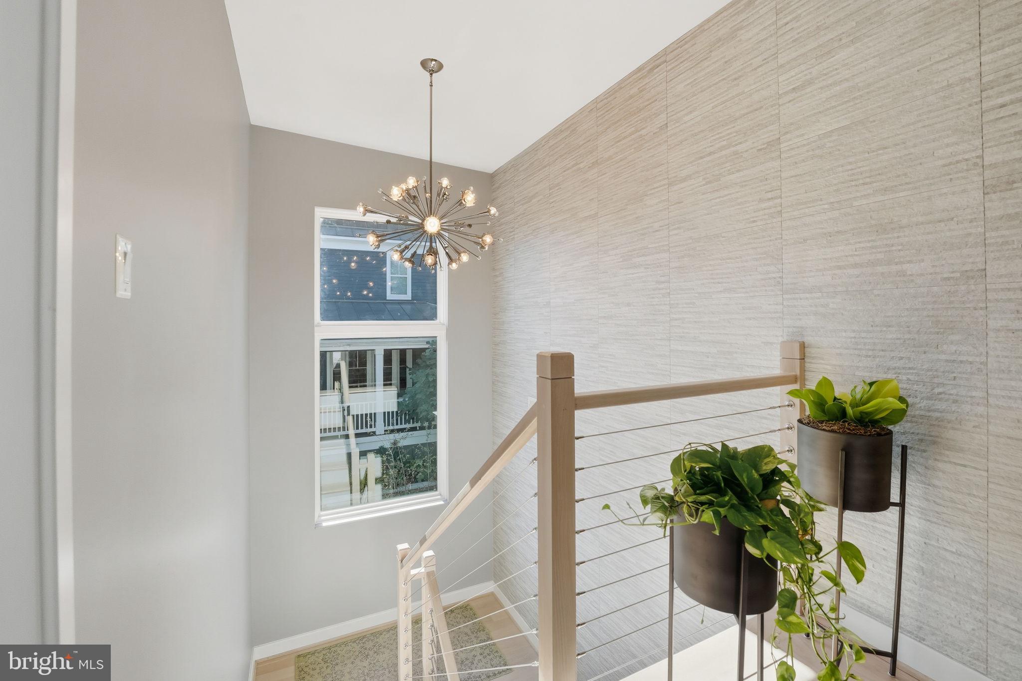 LYON VILLAGE - Residential