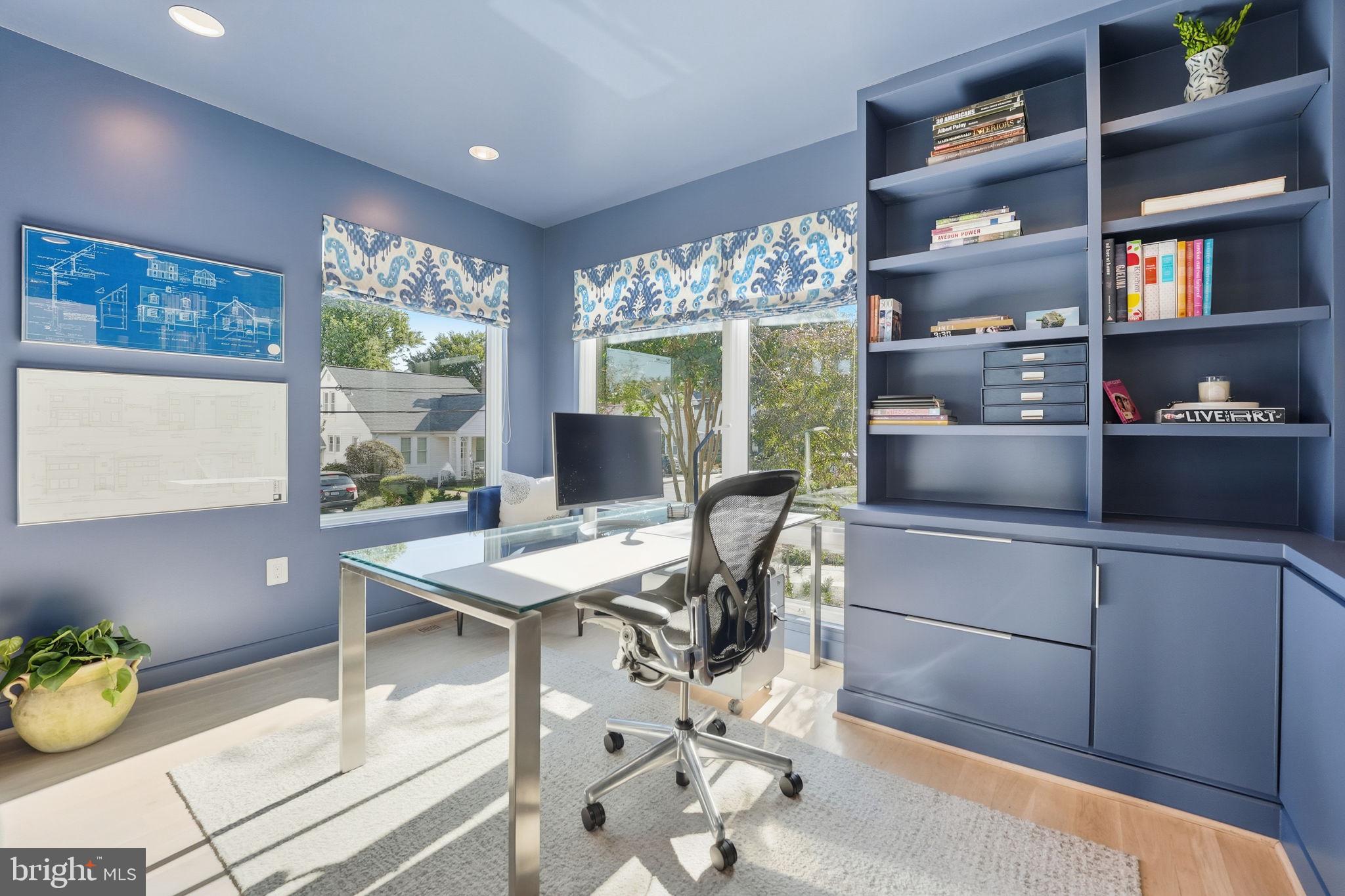 LYON VILLAGE - Residential