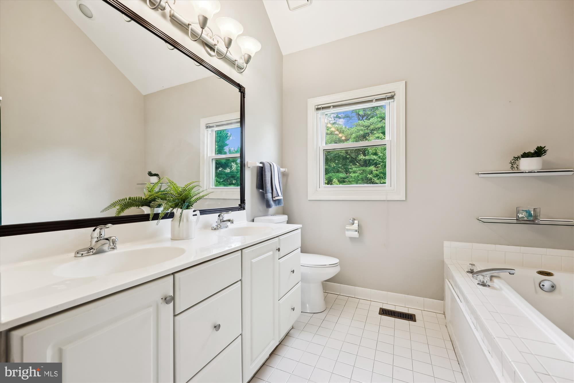 DECOVERLY ADVENTURE - Residential