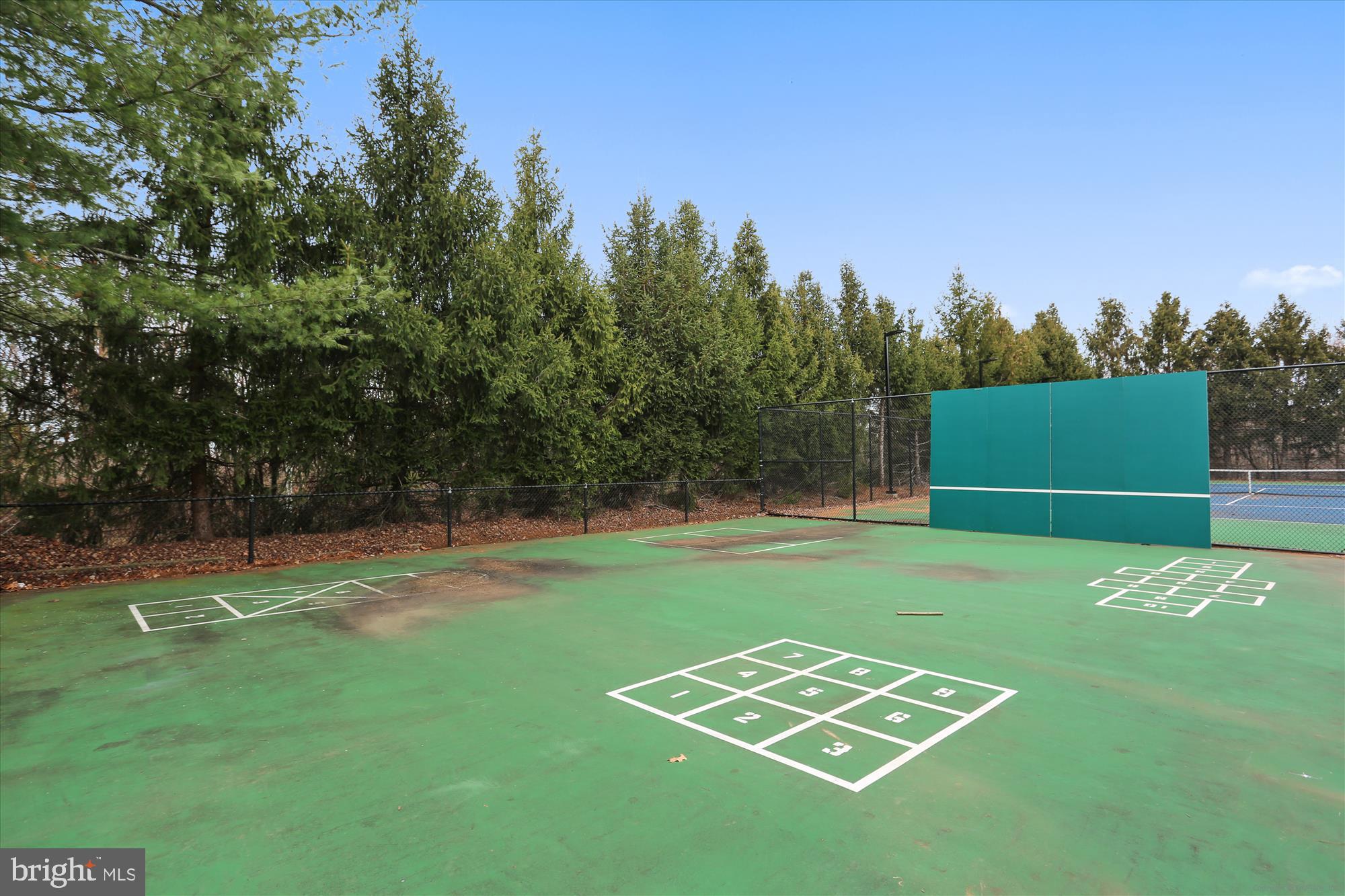 DECOVERLY ADVENTURE - Residential