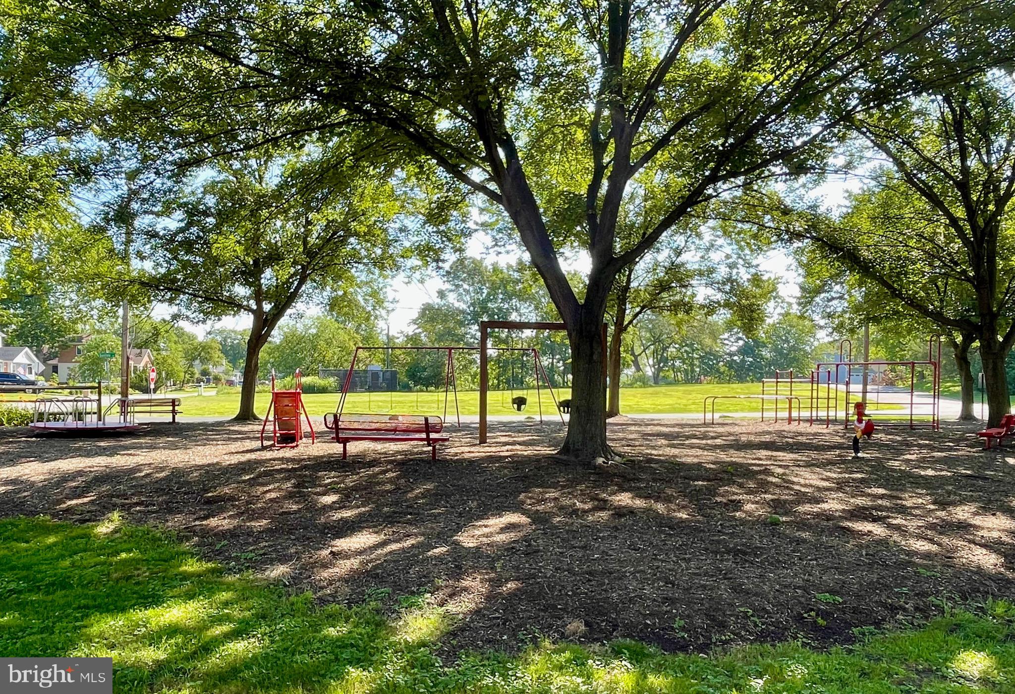 WOODLAND BEACH - Residential Lease