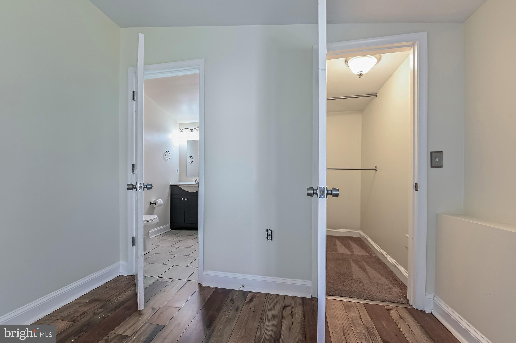 WOODLAND BEACH - Residential Lease