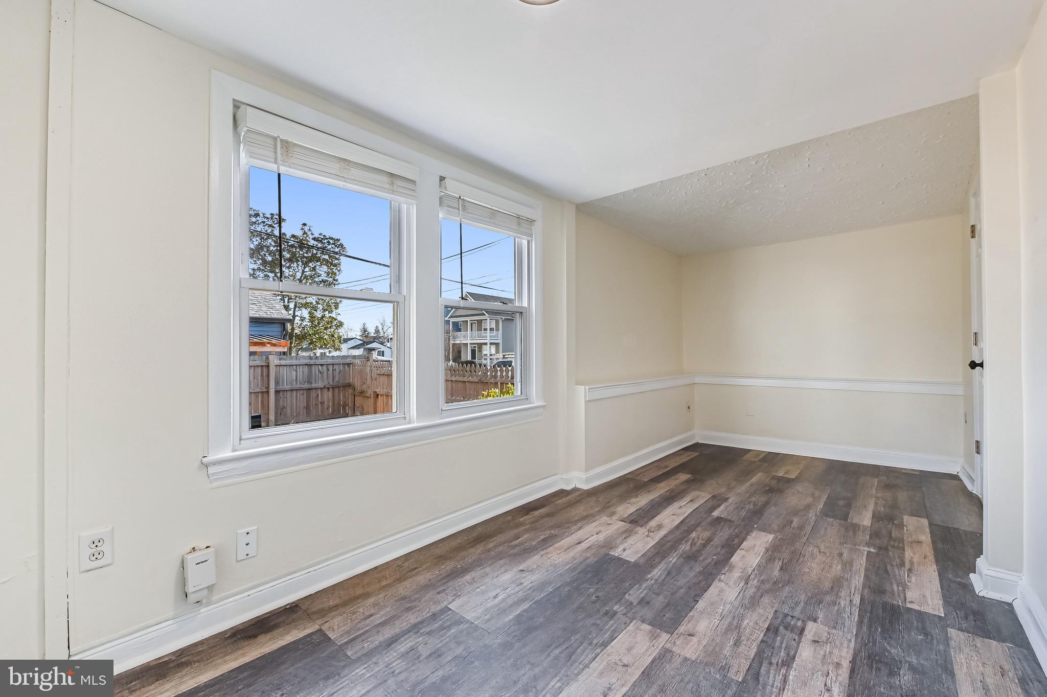 WOODLAND BEACH - Residential Lease