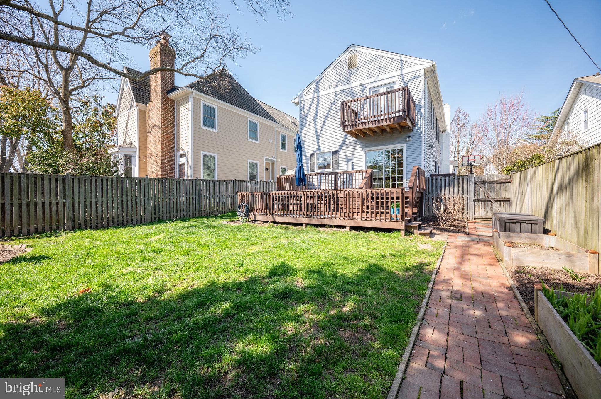 ROSEMONT PARK - Residential