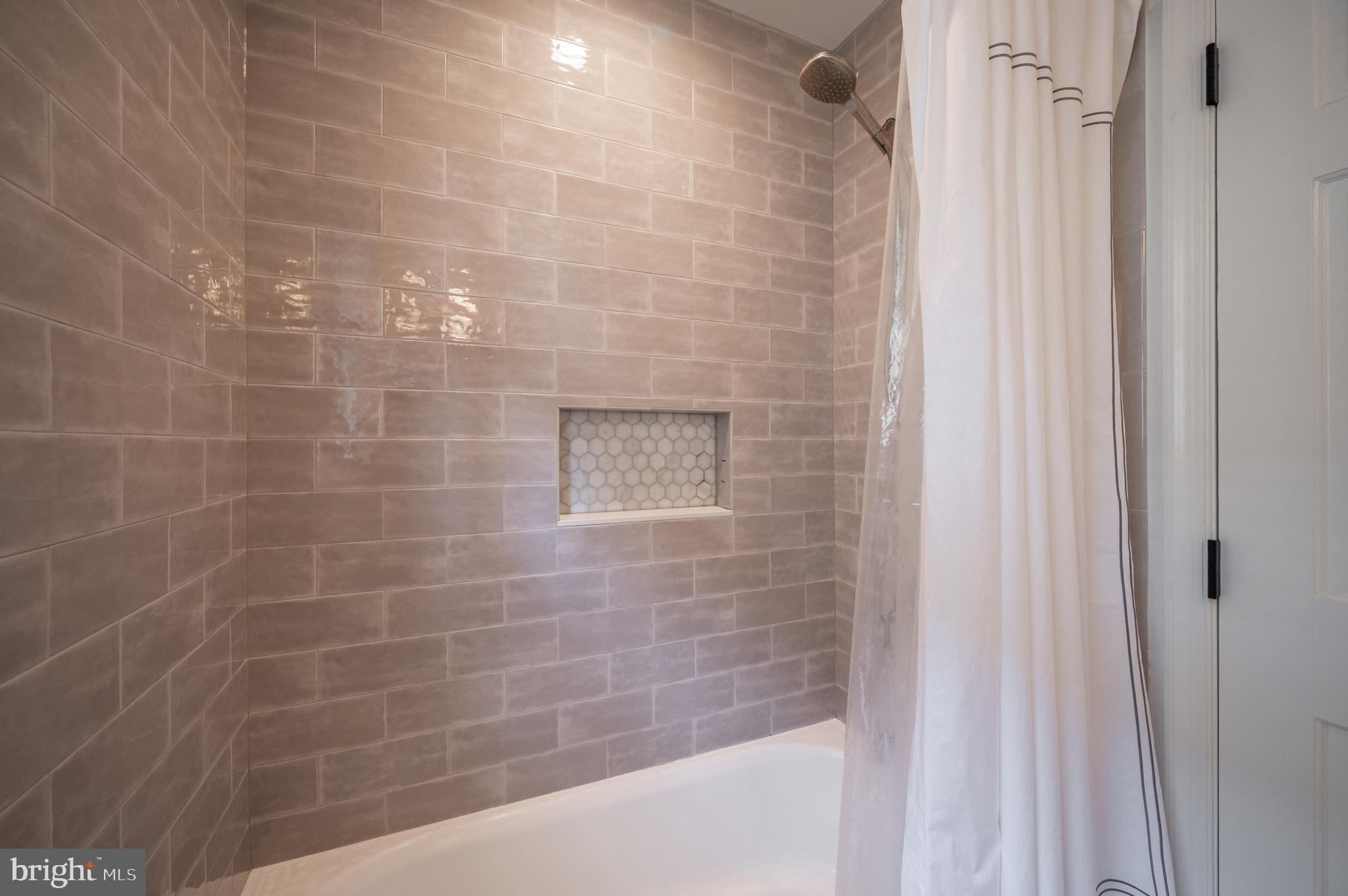 ROSEMONT PARK - Residential