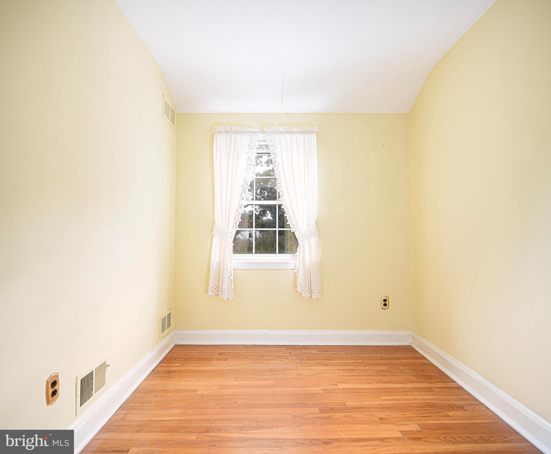 OAKLEIGH MANOR - Residential