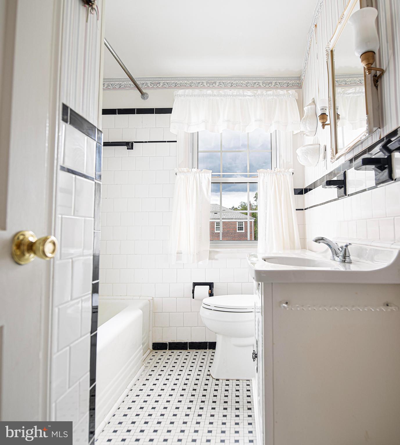 OAKLEIGH MANOR - Residential