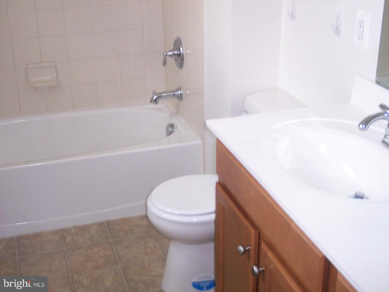 PORT POTOMAC - Residential Lease