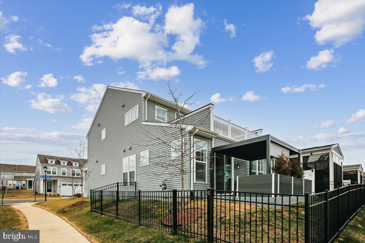 POLAND HILL - Residential