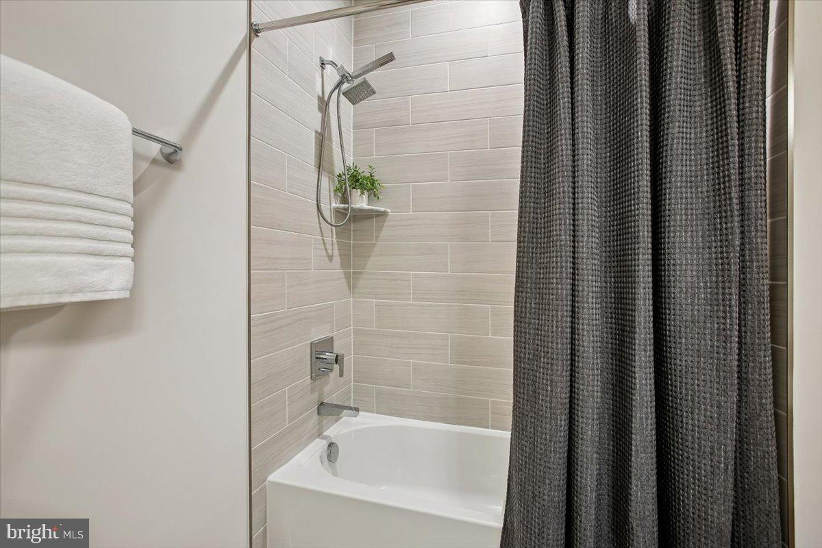 POLAND HILL - Residential