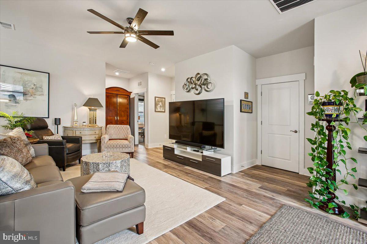 POLAND HILL - Residential