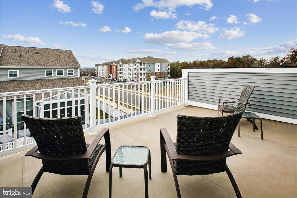 POLAND HILL - Residential