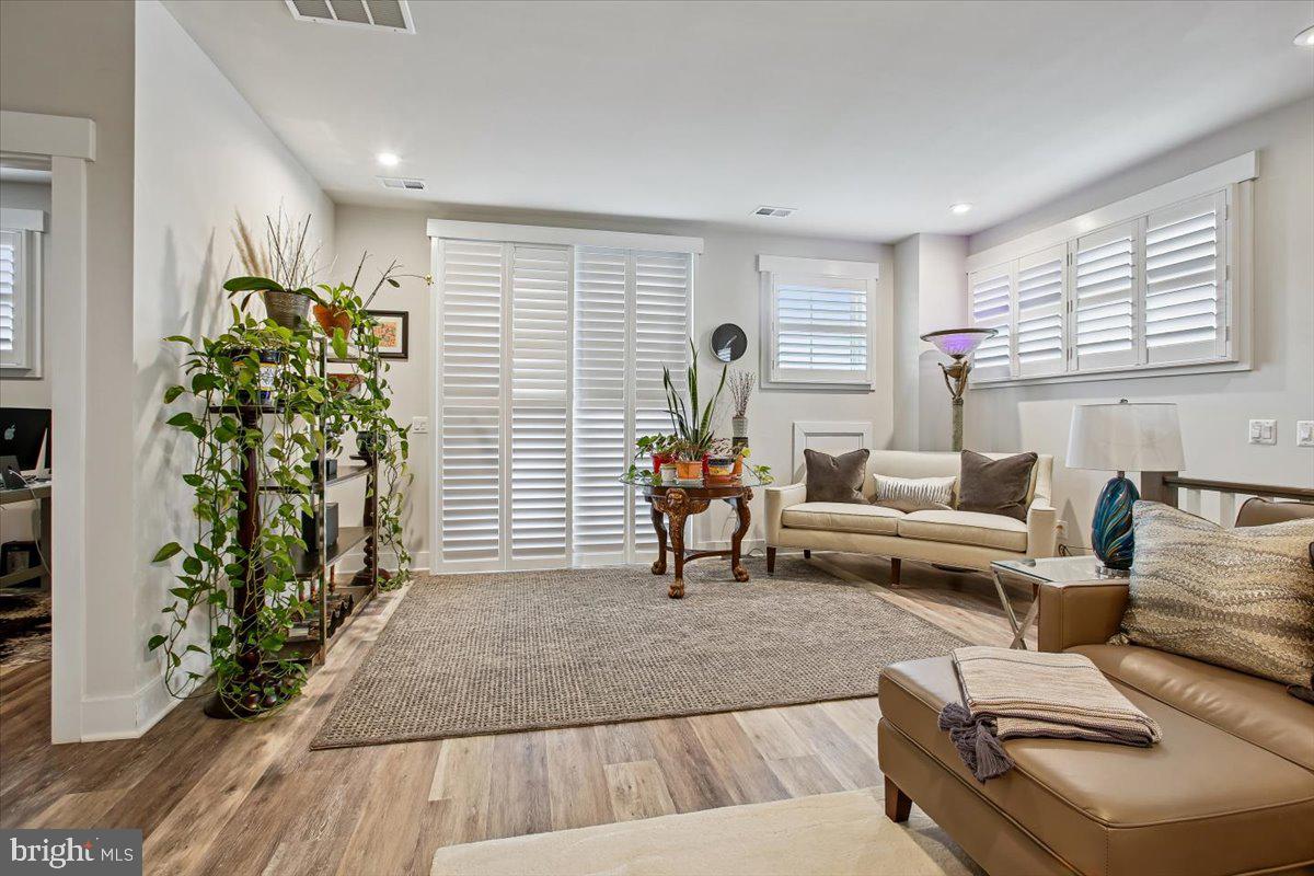 POLAND HILL - Residential