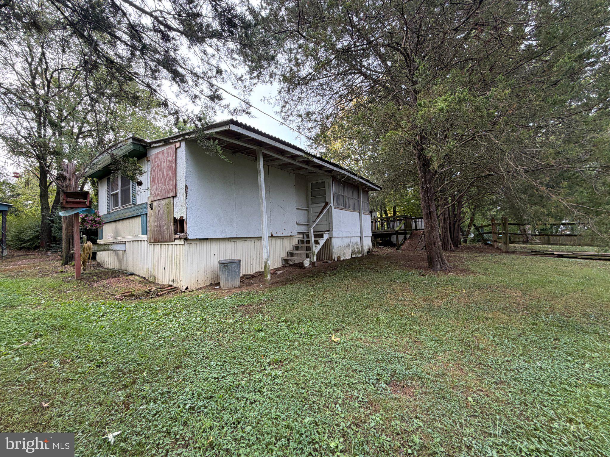 5844 DEBBIE LANE