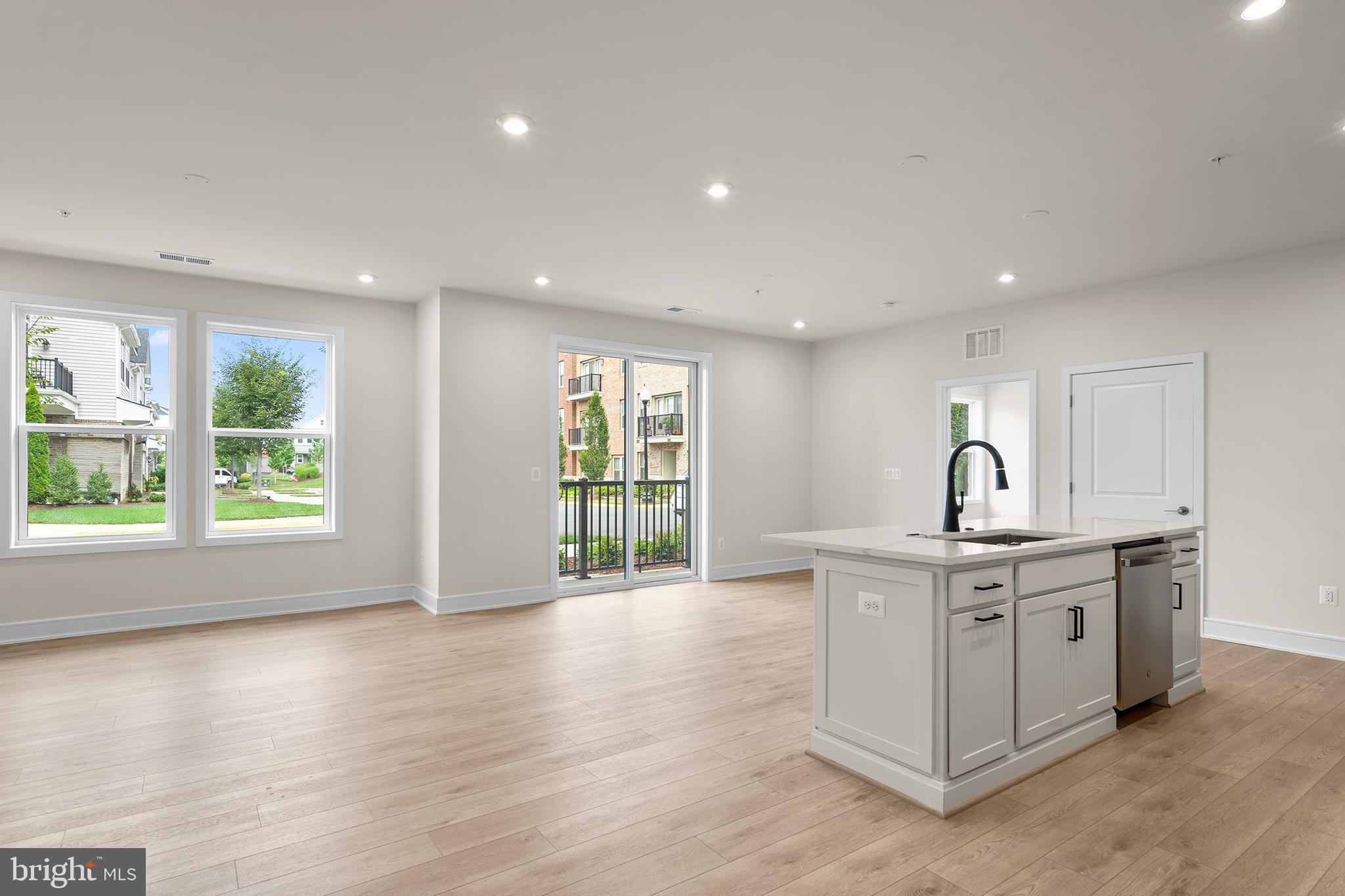 23640 BOLTON CRESCENT TERRACE 13-105