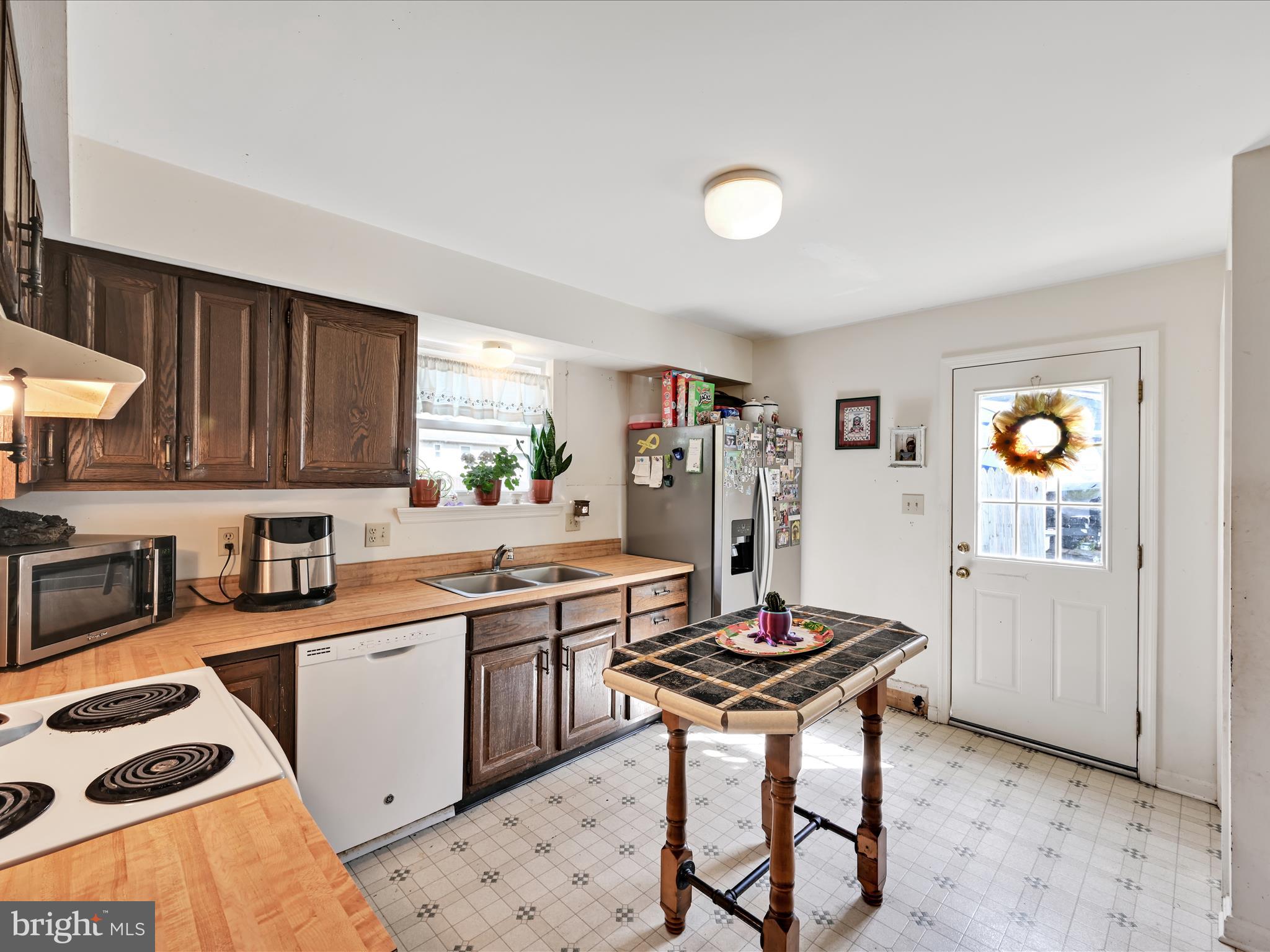 EASTWOOD MEADOWS - Residential