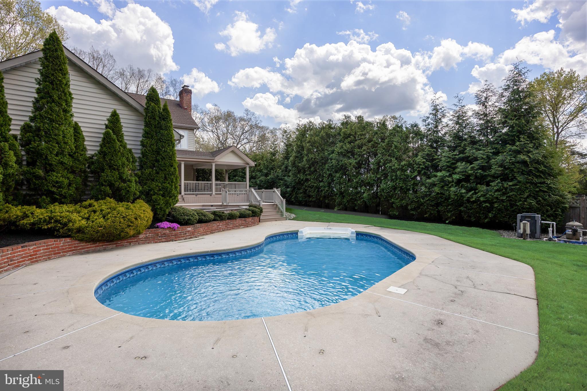 54 MEETINGHOUSE COURT