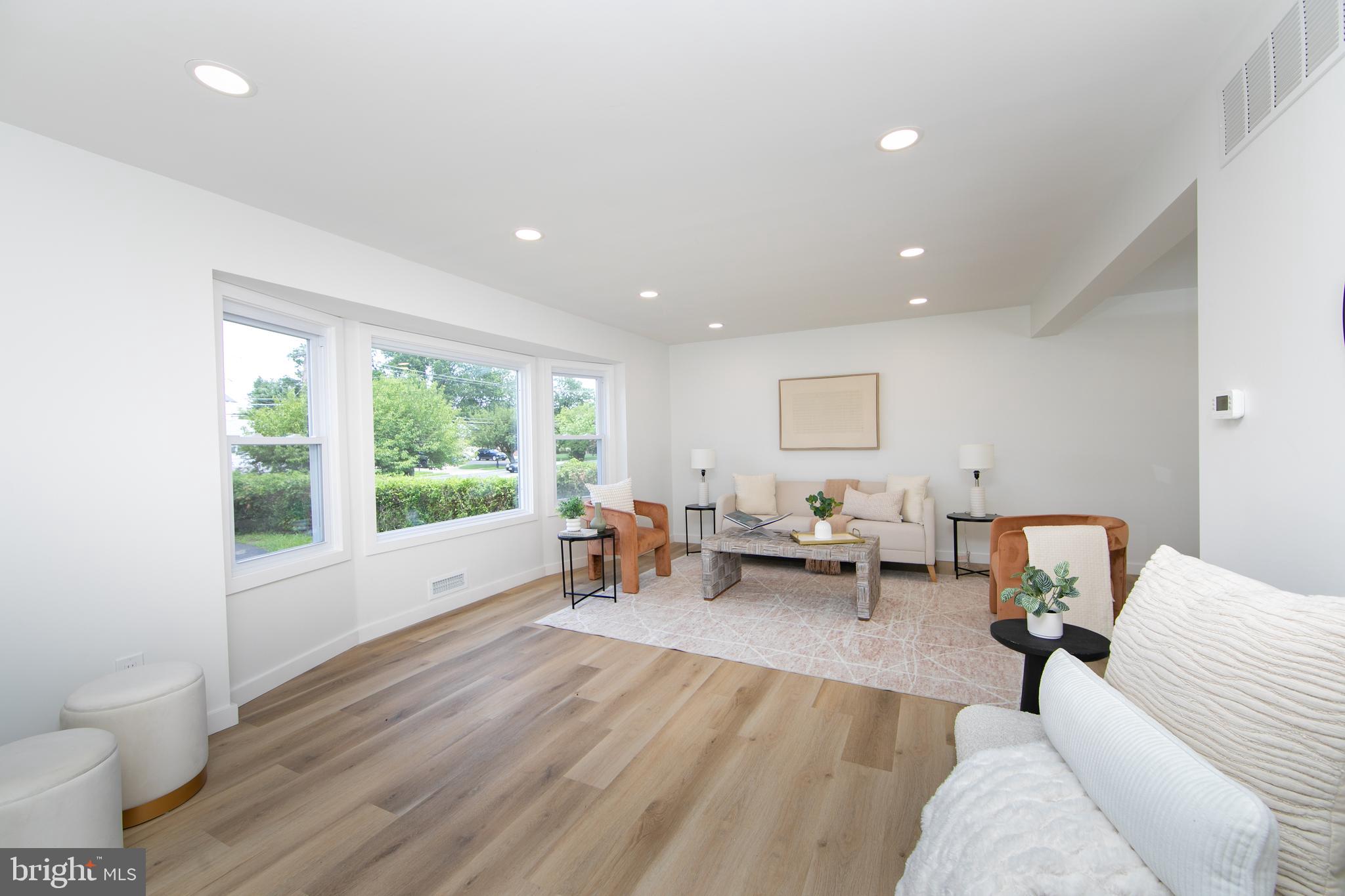 2803 CHAPEL AVENUE W