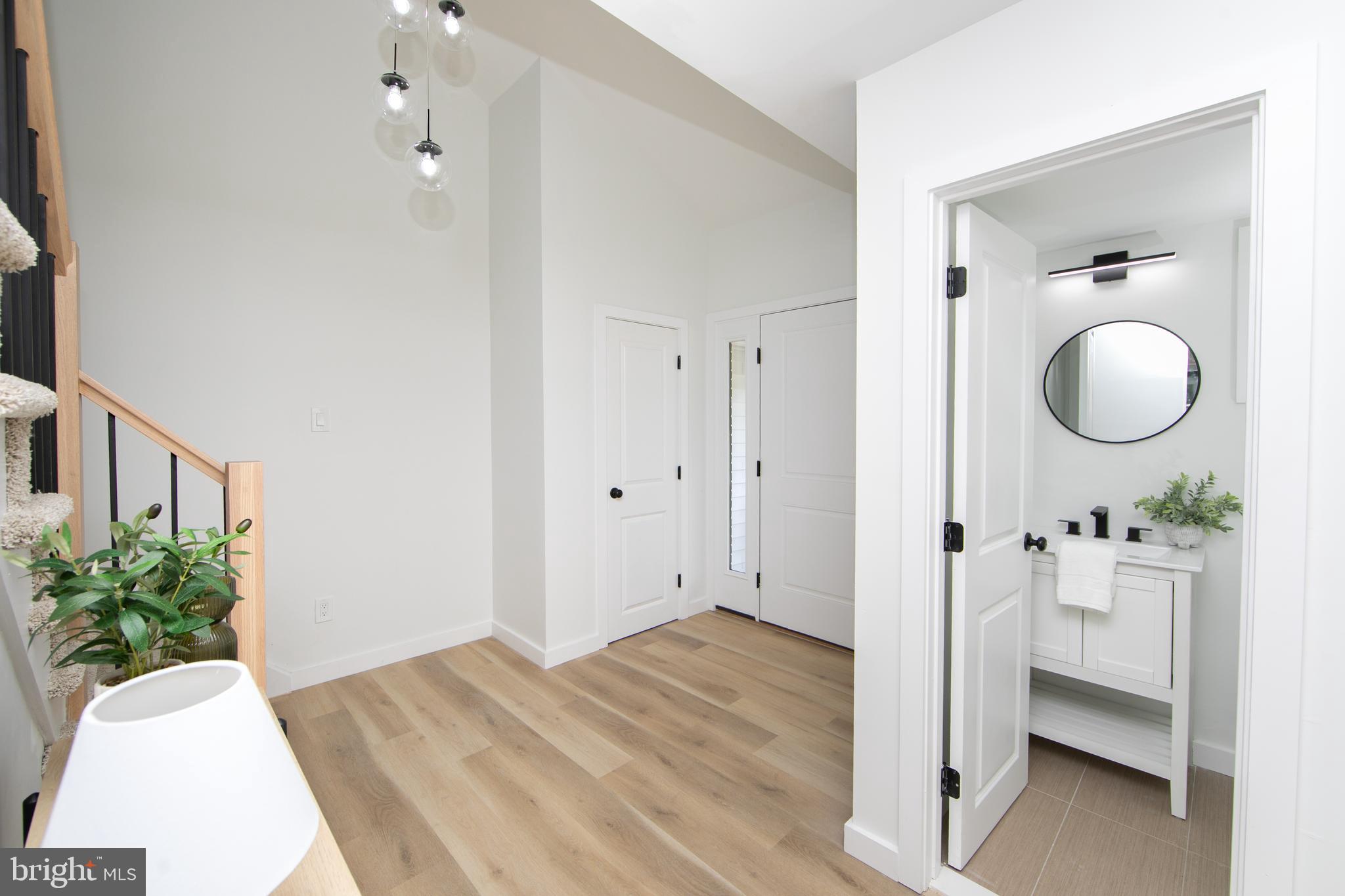 2803 CHAPEL AVENUE W