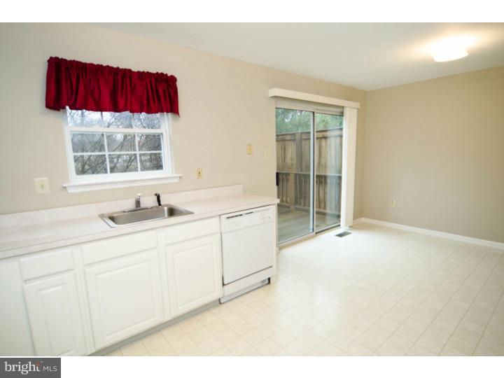 WILLIAMSBURG COMS - Residential