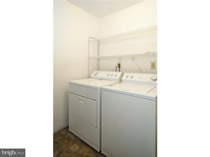 WILLIAMSBURG COMS - Residential