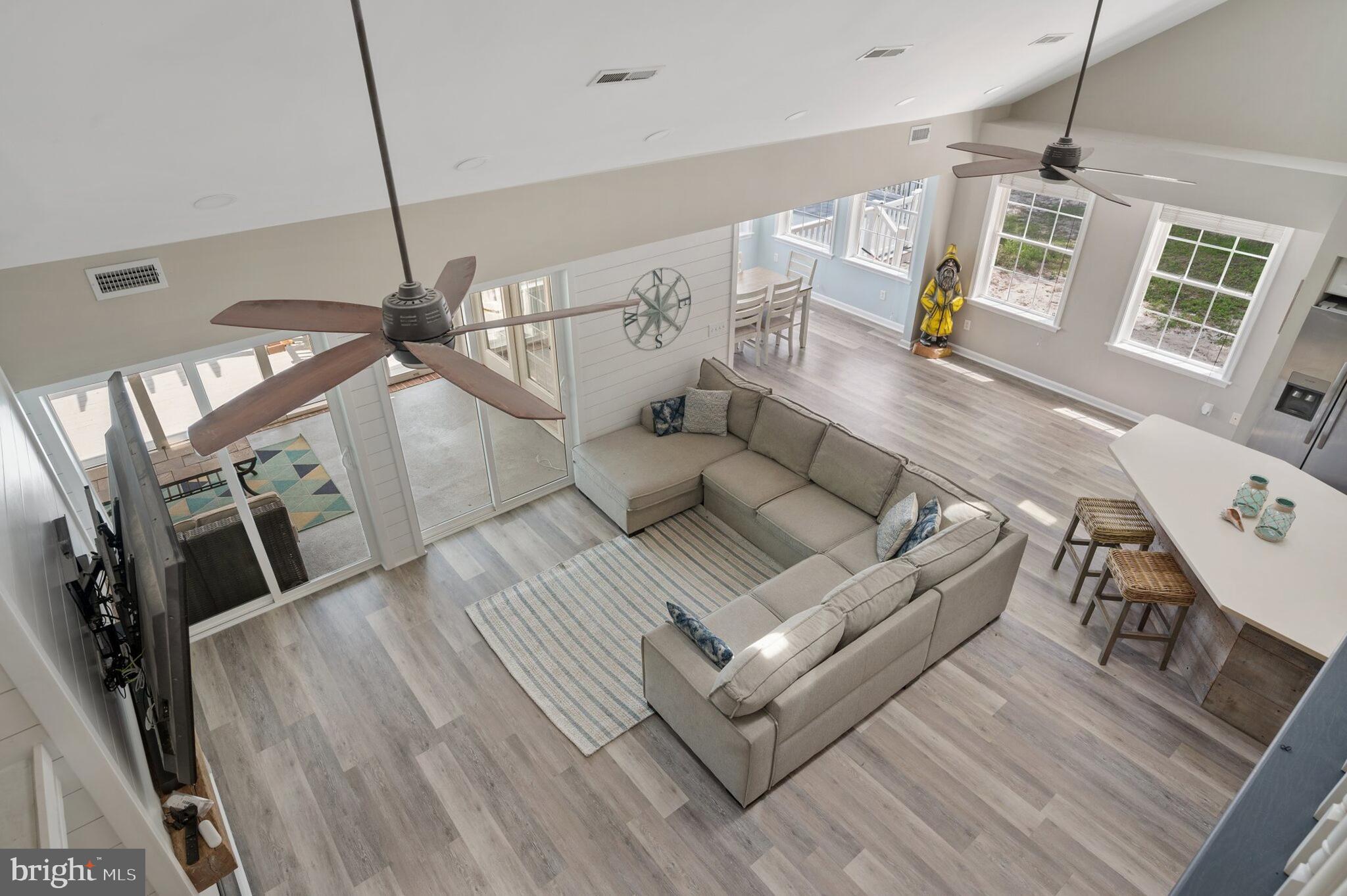 121 SEAWINDS DRIVE