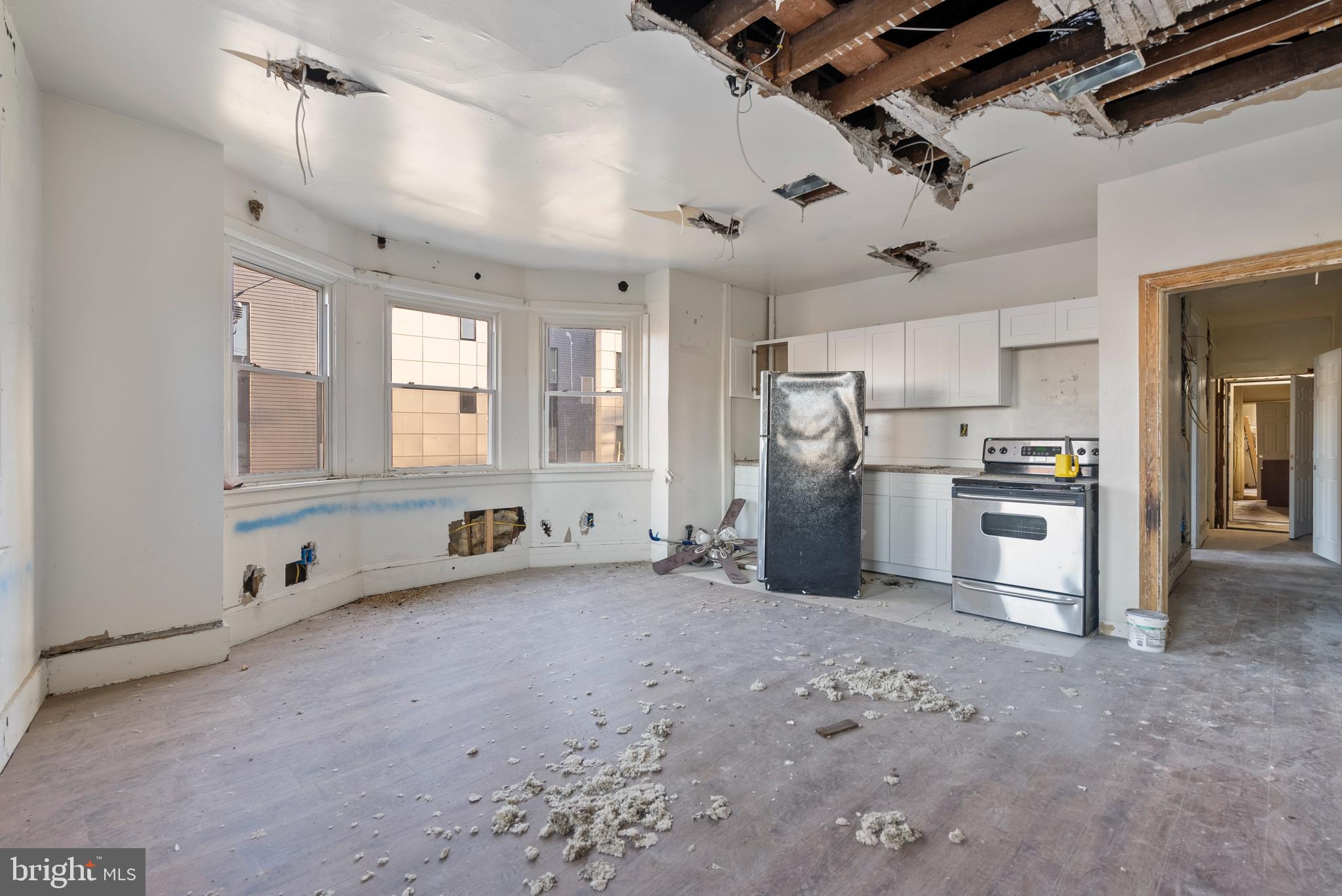 GERMANTOWN (WEST) - Commercial Sale