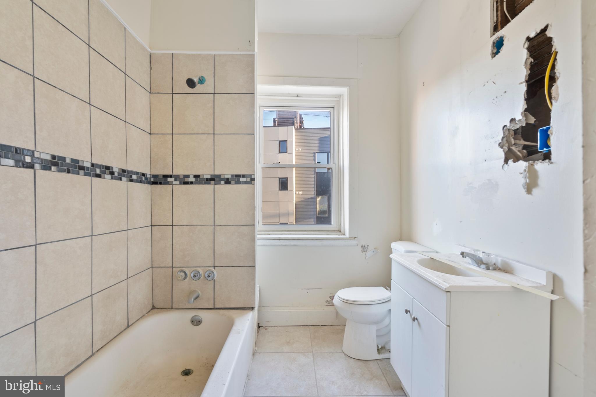 GERMANTOWN (WEST) - Commercial Sale