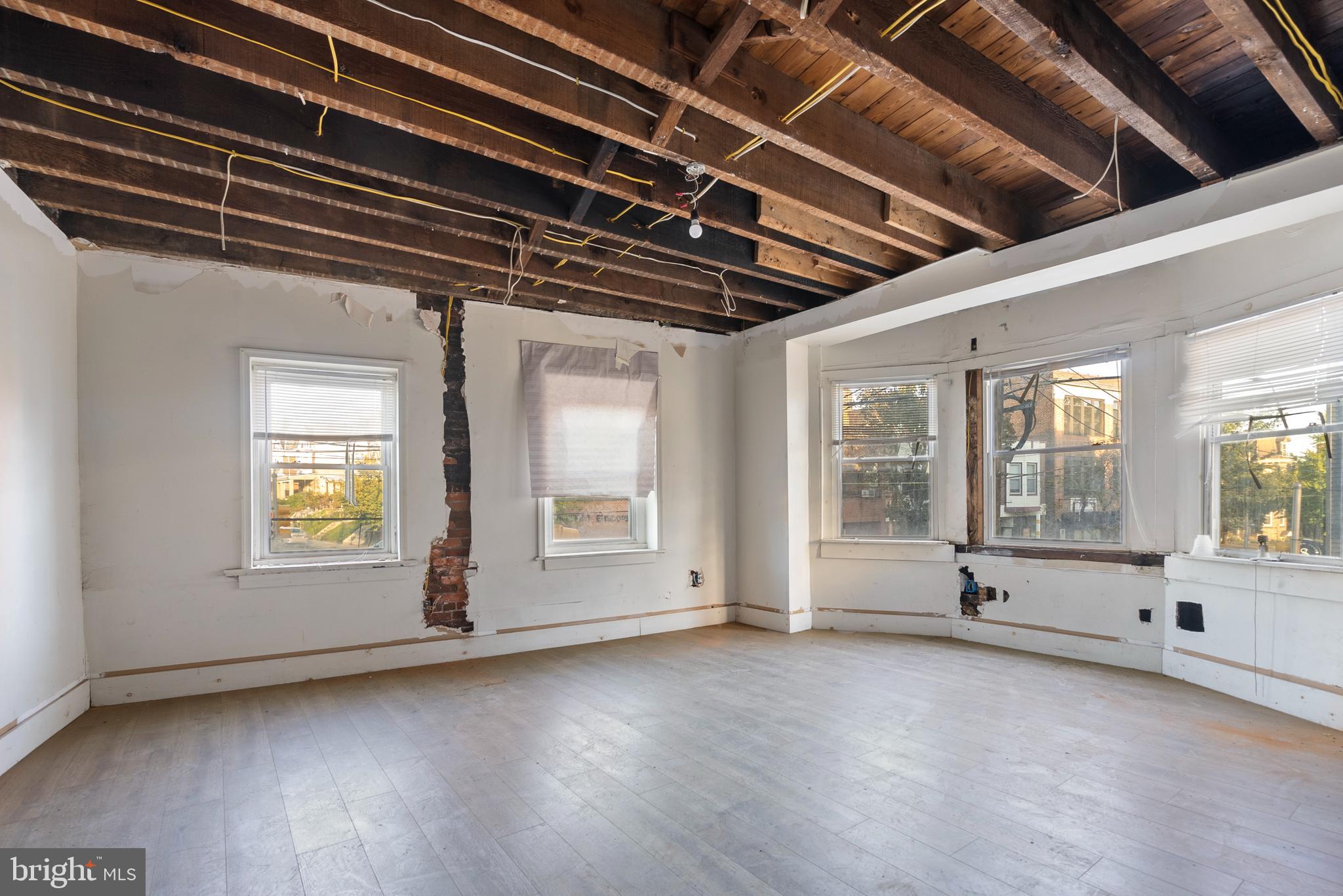 GERMANTOWN (WEST) - Commercial Sale