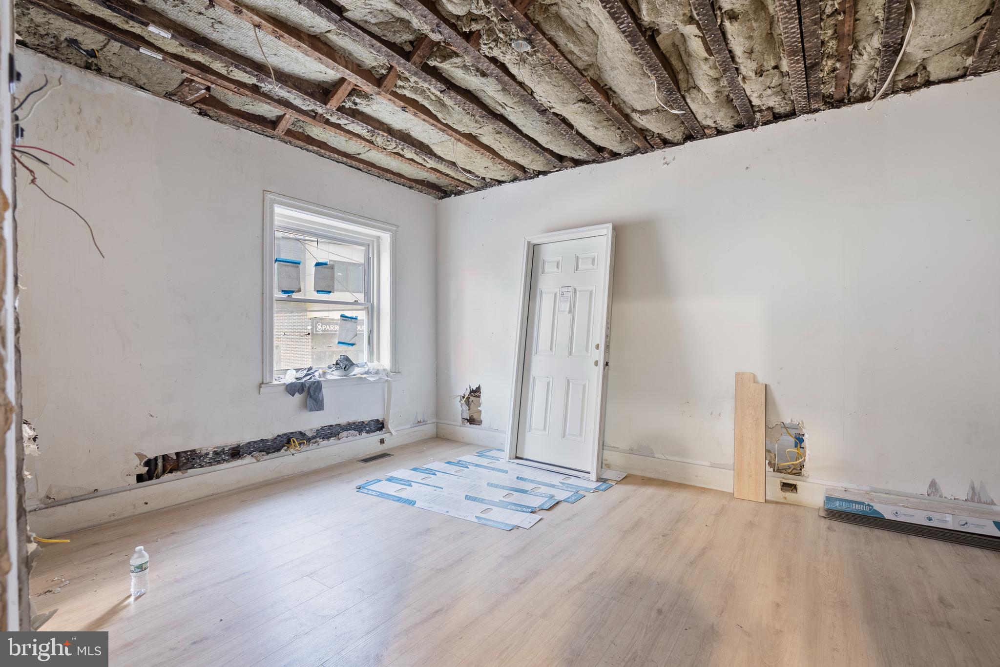 GERMANTOWN (WEST) - Commercial Sale